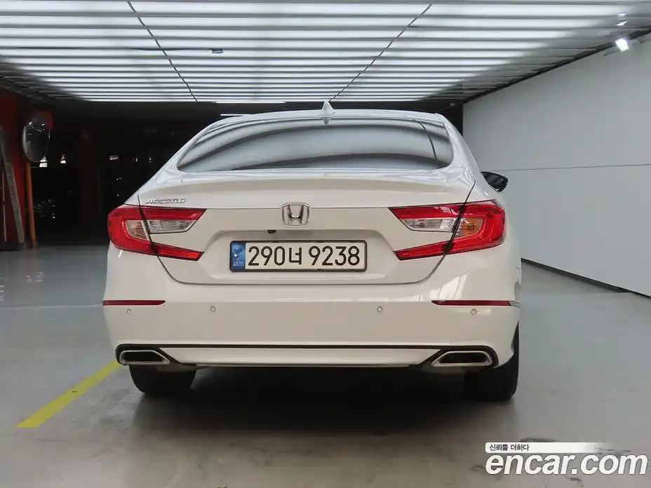 Honda Accord 2021 1.5 автомат (гидро), фото 3