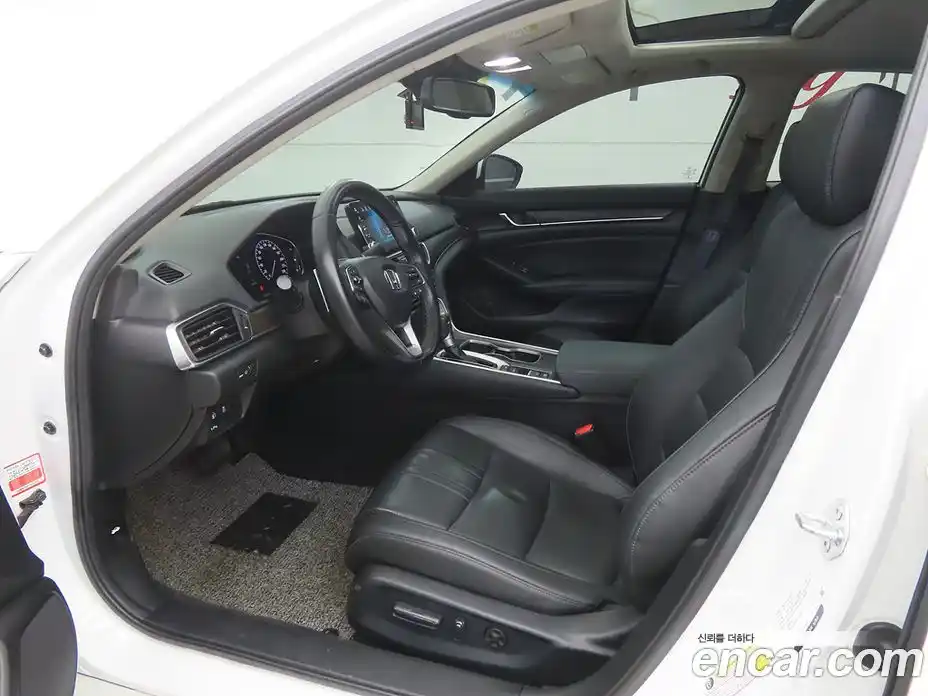Honda Accord 2021 1.5 автомат (гидро), фото 5