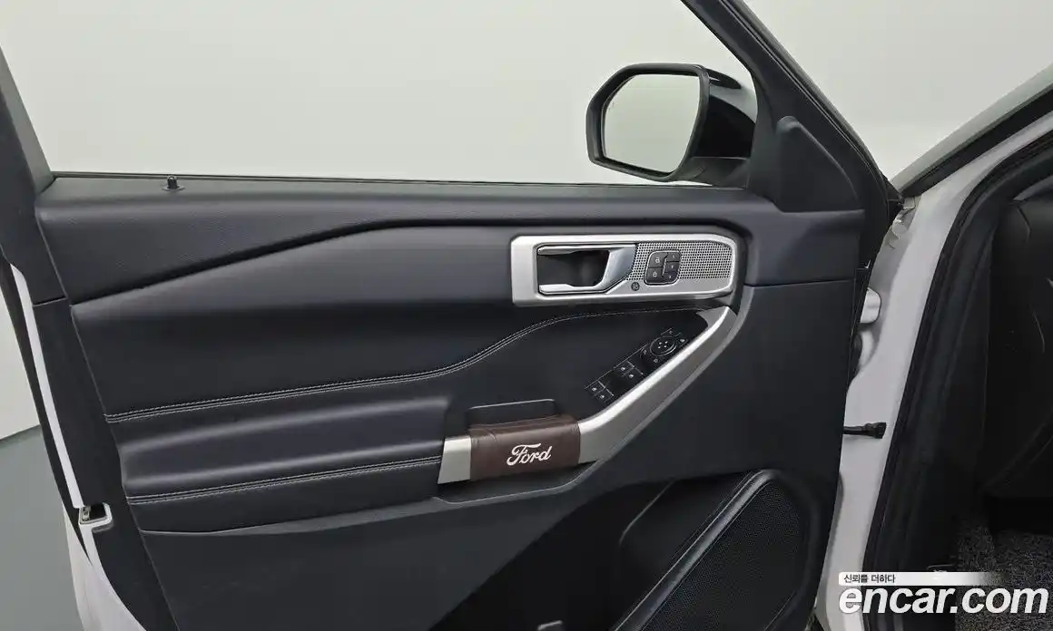 Ford Explorer 2022 2.3 автомат (гидро), фото 14