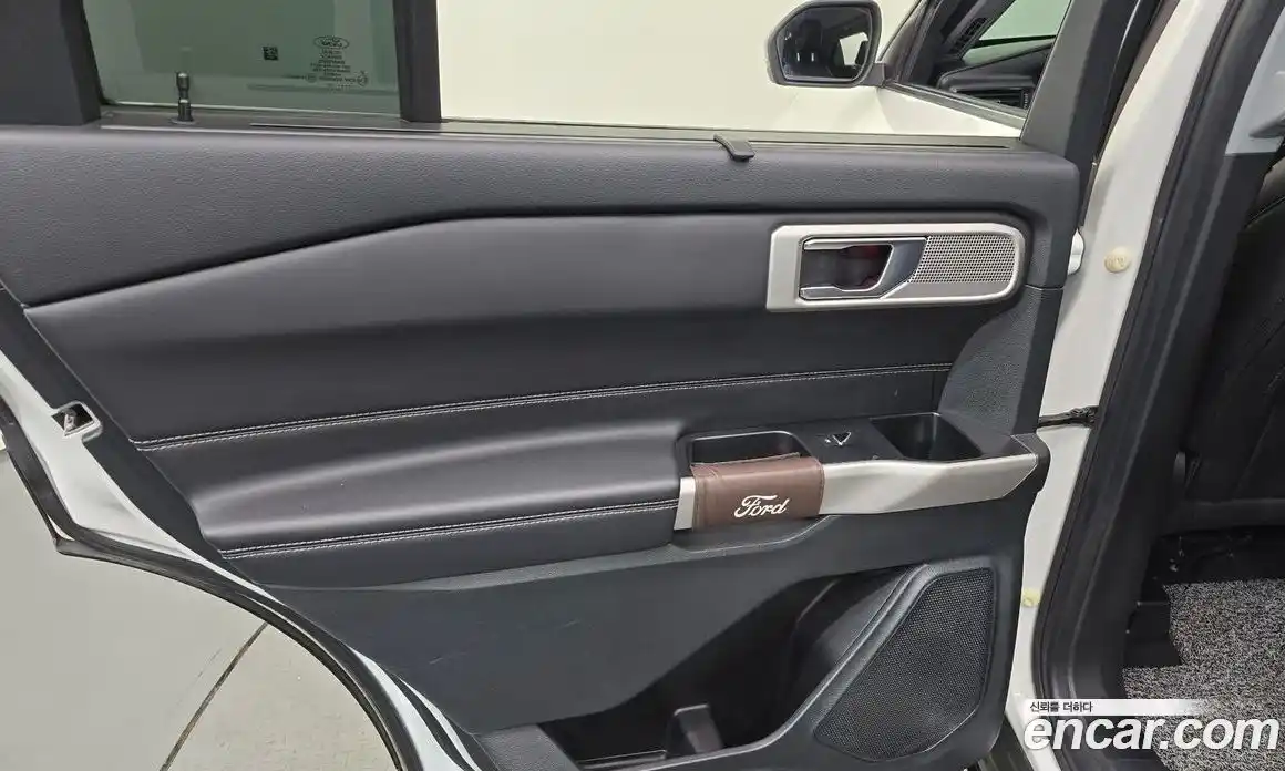 Ford Explorer 2022 2.3 автомат (гидро), фото 15