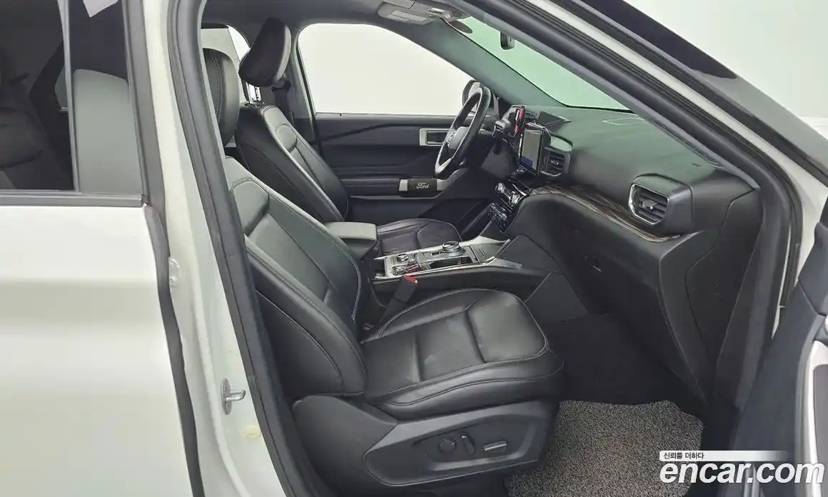 Ford Explorer 2022 2.3 автомат (гидро), фото 16