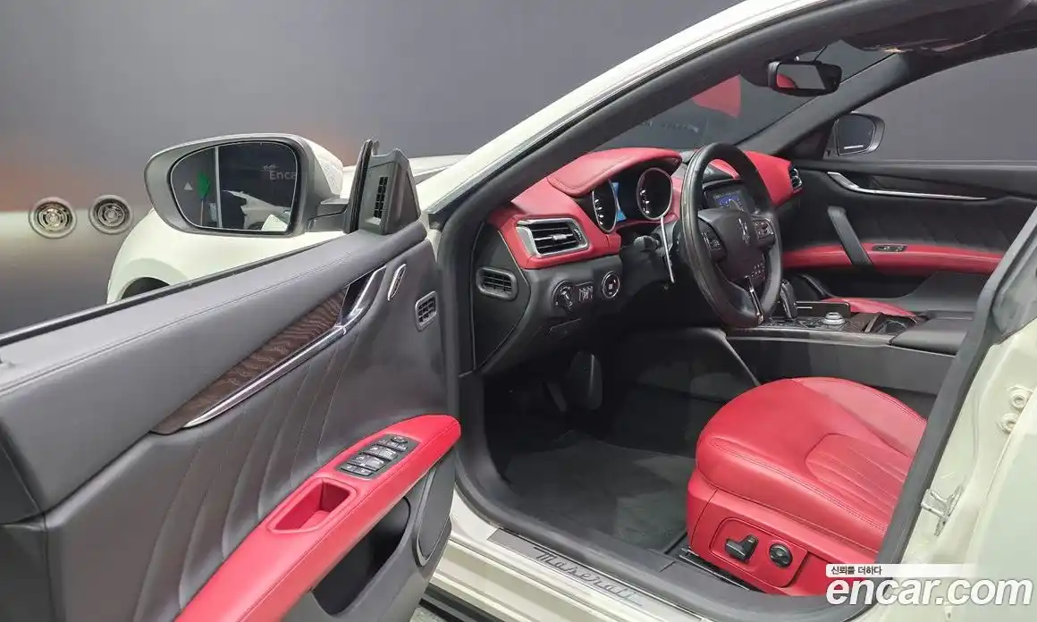 Maserati Ghibli 2019 3.0 гидро, фото 13