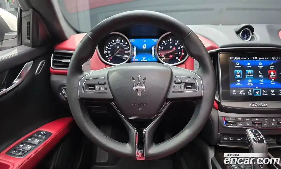 Maserati Ghibli 2019 3.0 гидро, фото 19