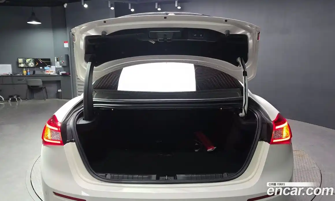 Maserati Ghibli 2019 3.0 гидро, фото 26
