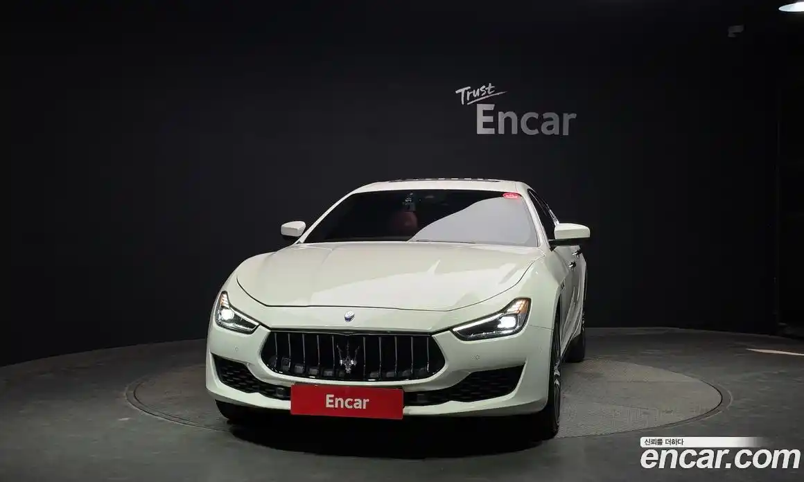 Maserati Ghibli 2019 3.0 гидро, фото 3