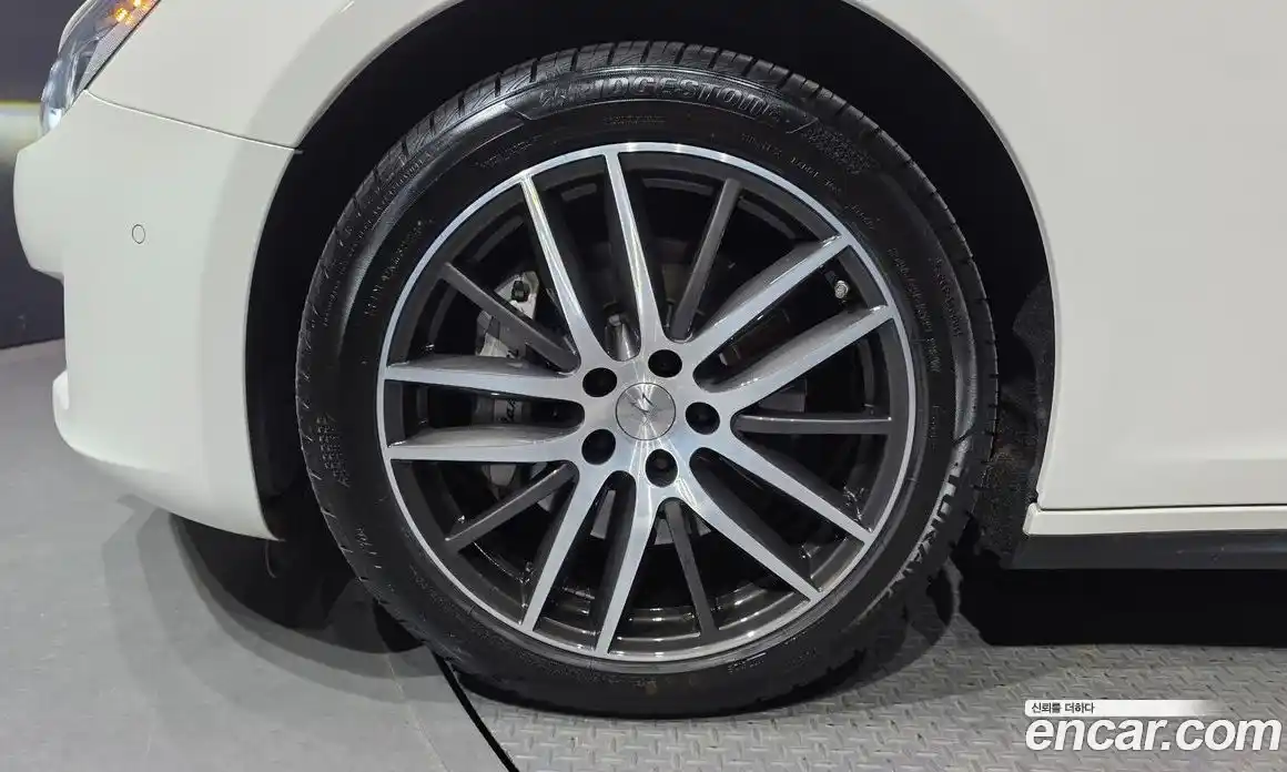 Maserati Ghibli 2019 3.0 гидро, фото 5