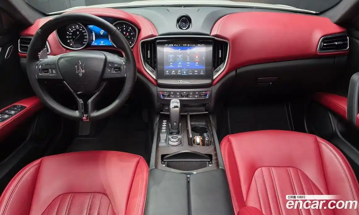 Maserati Ghibli 2019 3.0 гидро, фото 10
