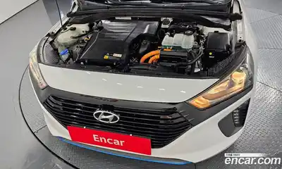 Hyundai Ioniq 2016 1.6 автомат (гидро), миниатюра 6