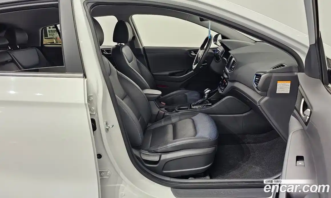 Hyundai Ioniq 2016 1.6 автомат (гидро), фото 10