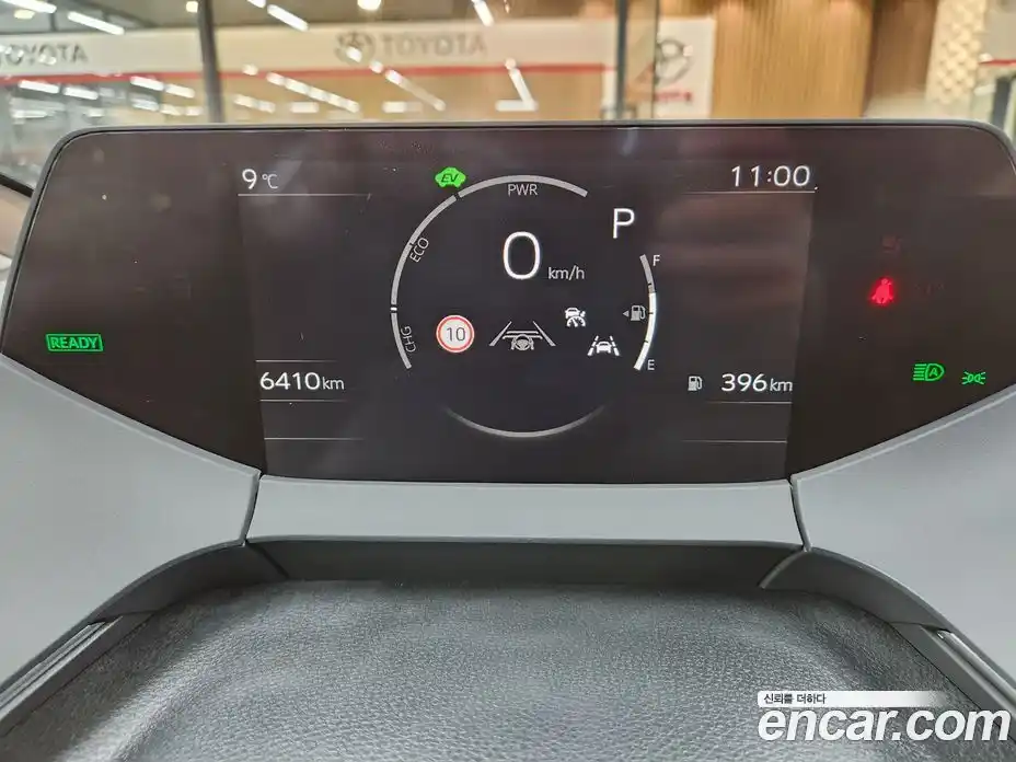 Toyota Prius 2025 2.0 вариатор, фото 8