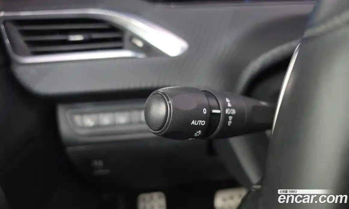 Peugeot 2008 2015 1.6 автомат (гидро), фото 17