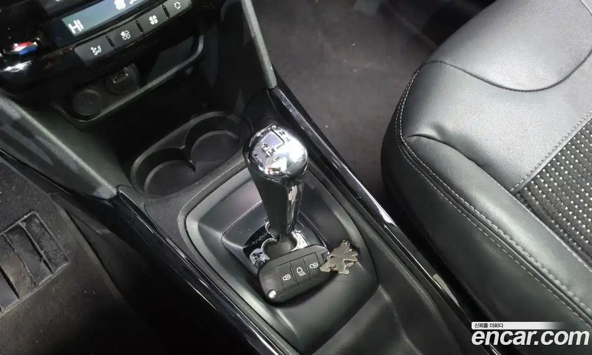 Peugeot 2008 2015 1.6 автомат (гидро), фото 9