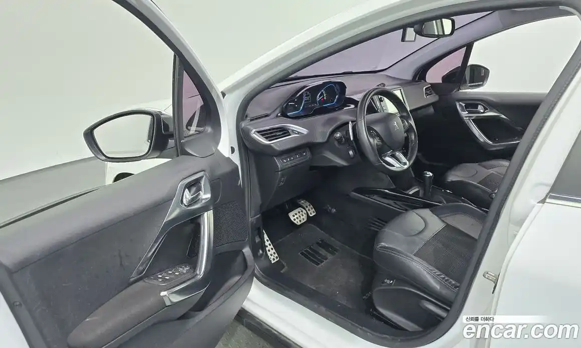 Peugeot 2008 2015 1.6 автомат (гидро), фото 10
