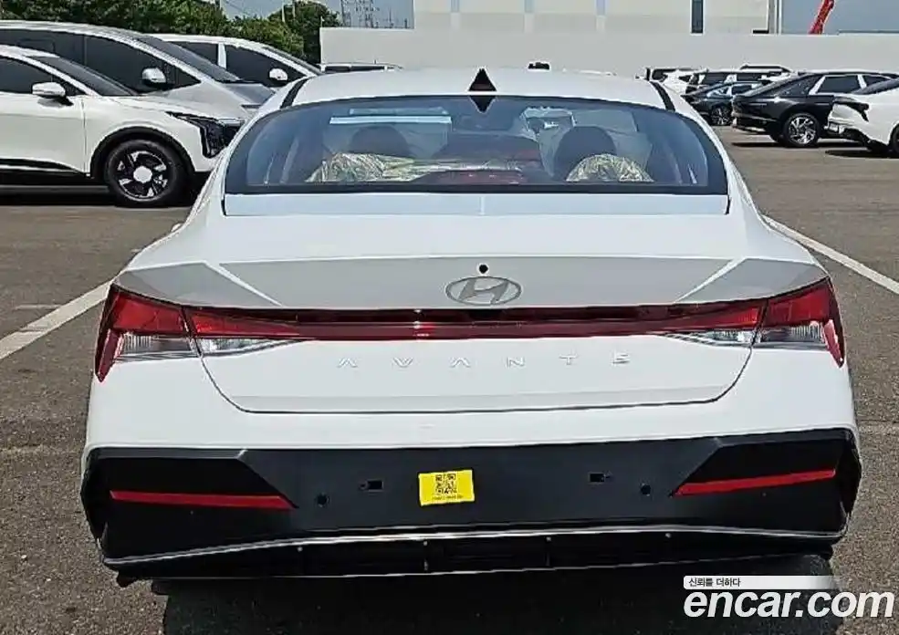 Hyundai Avante 2025 1.6 автомат (гидро), фото 3