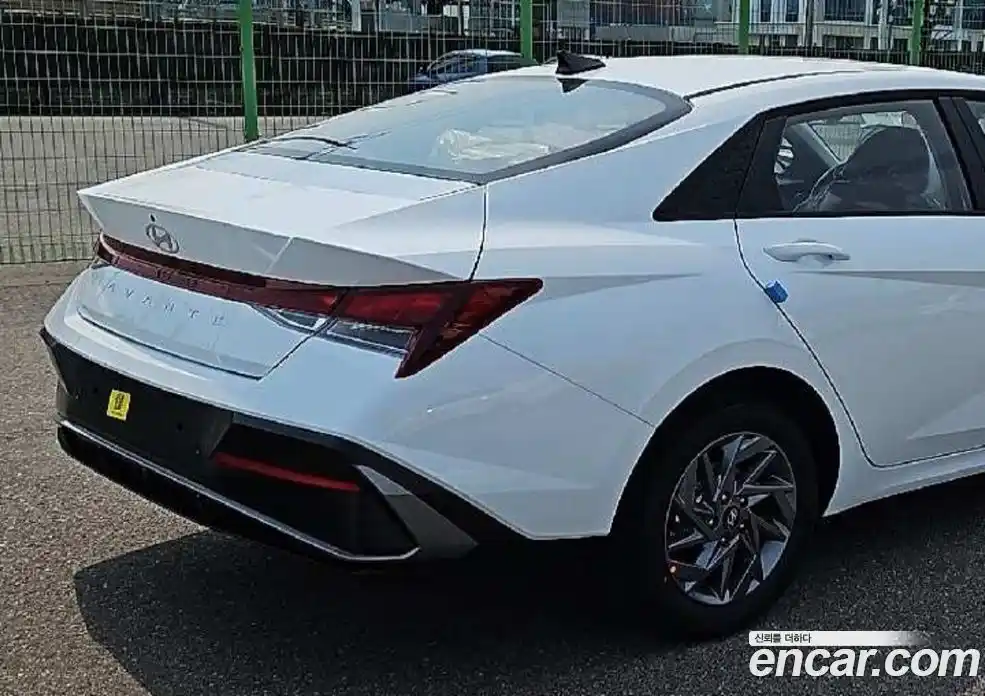 Hyundai Avante 2025 1.6 автомат (гидро), фото 5