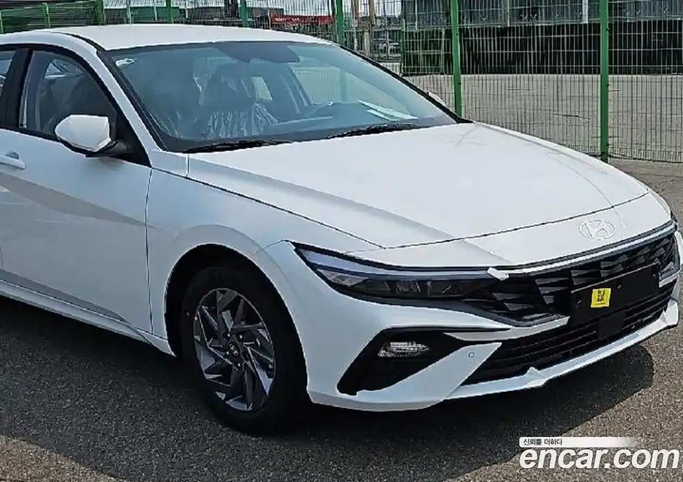 Hyundai Avante 2025 1.6 автомат (гидро), фото 6
