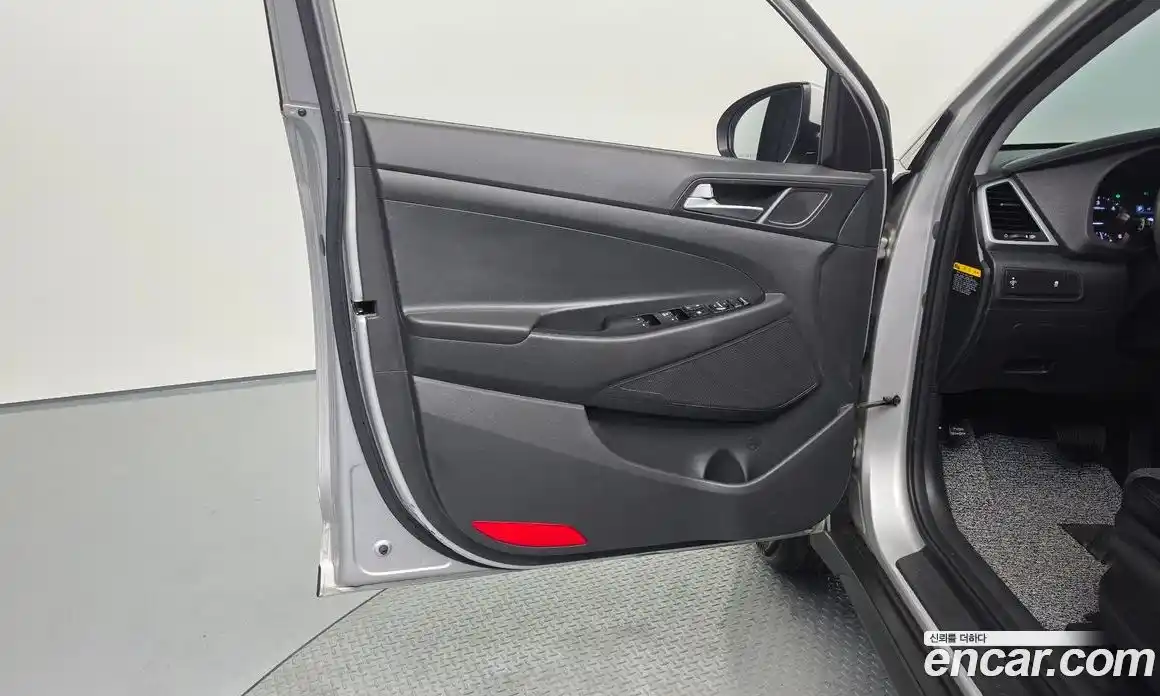 Hyundai Tucson 2015 1.7 автомат (гидро), фото 14