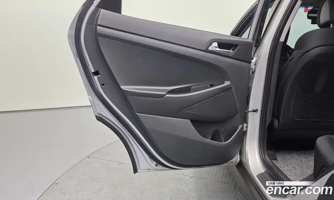 Hyundai Tucson 2015 1.7 автомат (гидро), фото 15