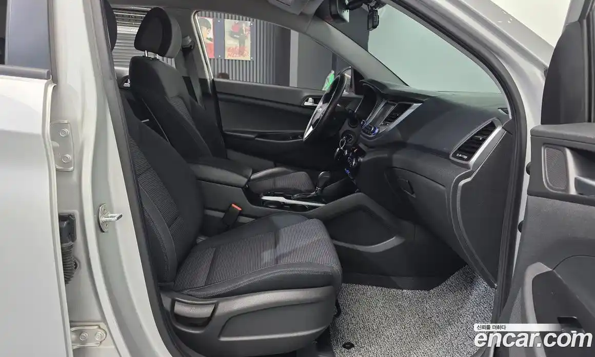 Hyundai Tucson 2015 1.7 автомат (гидро), фото 16