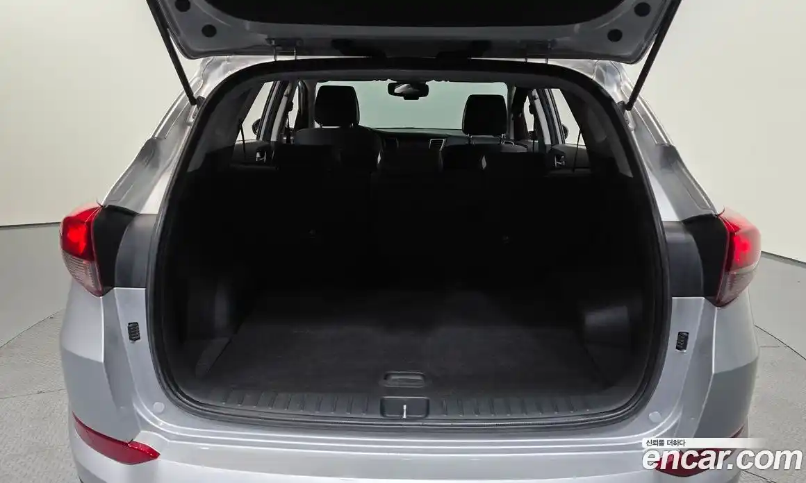 Hyundai Tucson 2015 1.7 автомат (гидро), фото 24