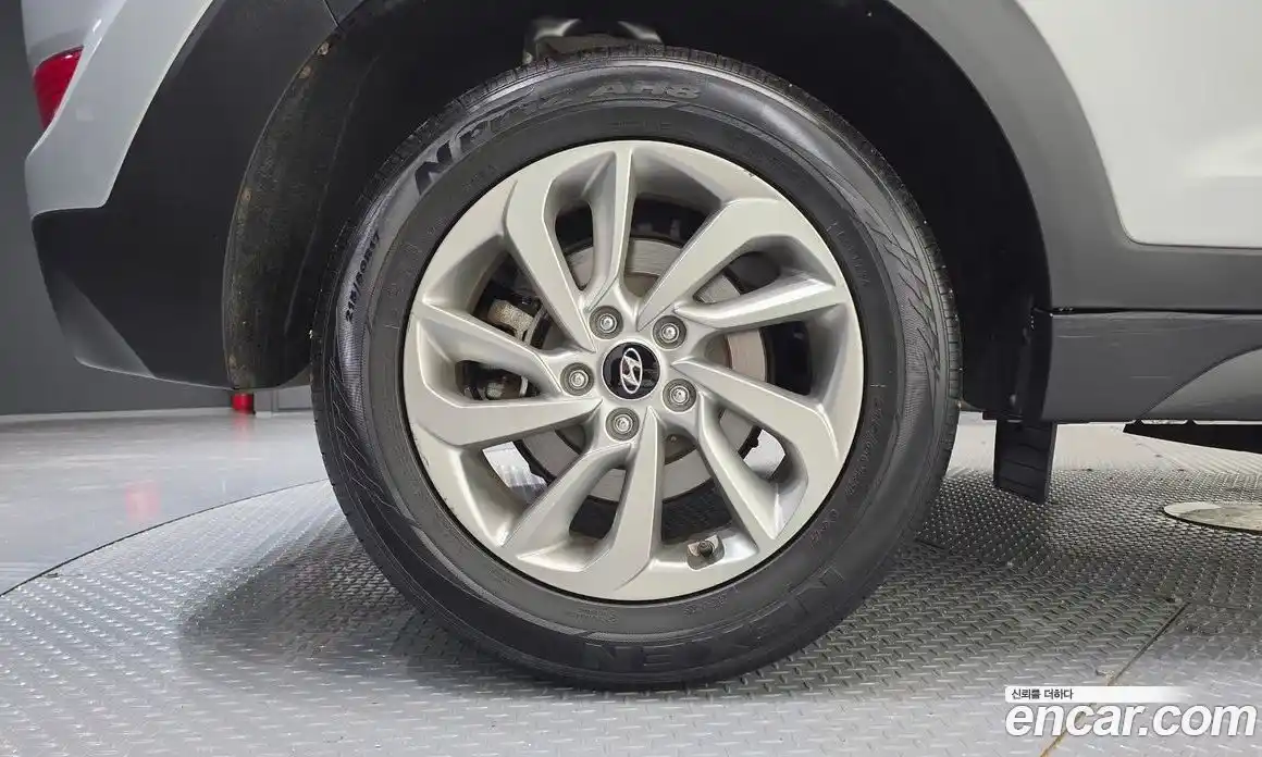 Hyundai Tucson 2015 1.7 автомат (гидро), фото 5
