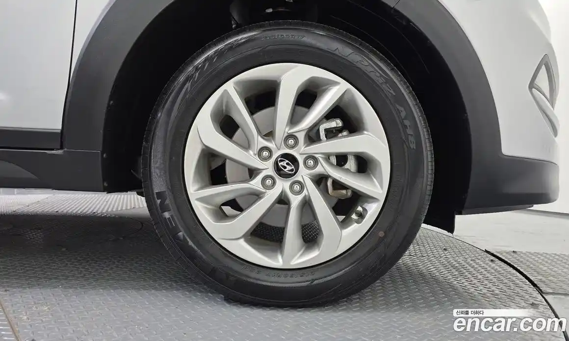 Hyundai Tucson 2015 1.7 автомат (гидро), фото 7