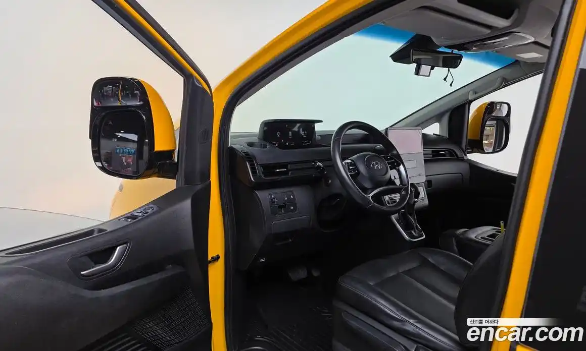 Hyundai Staria 2022 3.5 автомат (гидро), фото 13