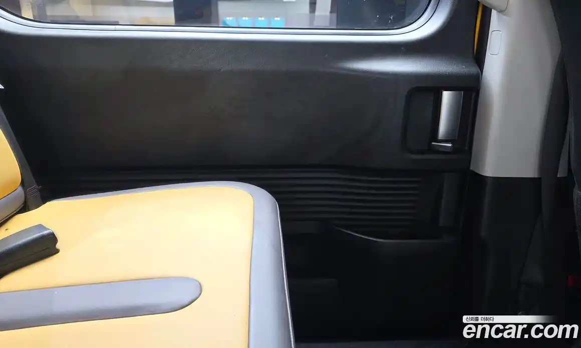 Hyundai Staria 2022 3.5 автомат (гидро), фото 15