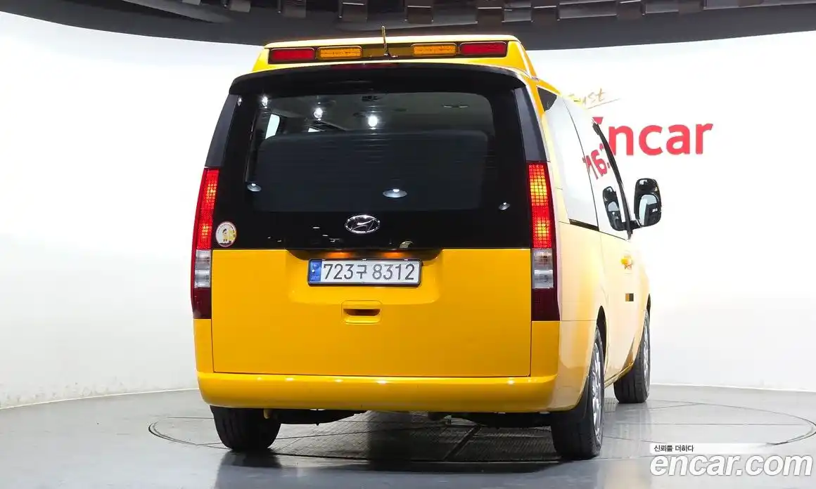 Hyundai Staria 2022 3.5 автомат (гидро), фото 4