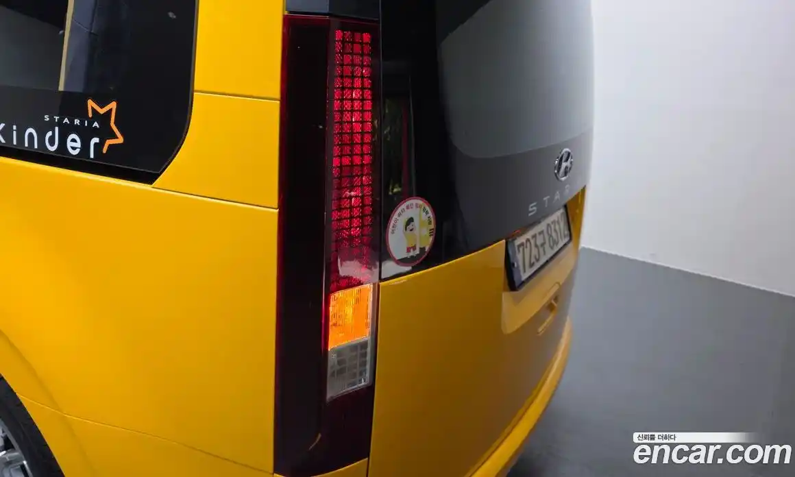 Hyundai Staria 2022 3.5 автомат (гидро), фото 9