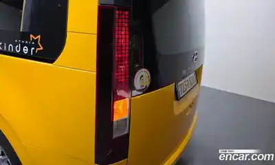 Hyundai Staria 2022 3.5 автомат (гидро), миниатюра 9