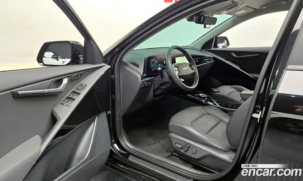 Kia Niro 2023 0.2 автомат (гидро), фото 12