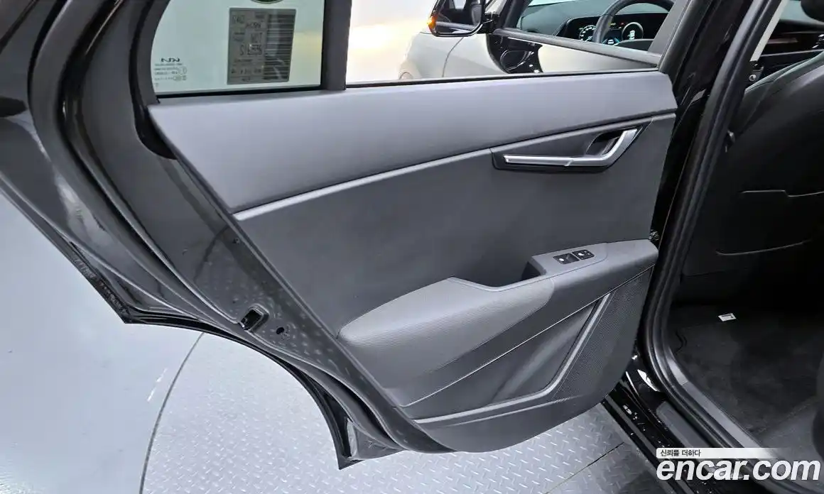 Kia Niro 2023 0.2 автомат (гидро), фото 14