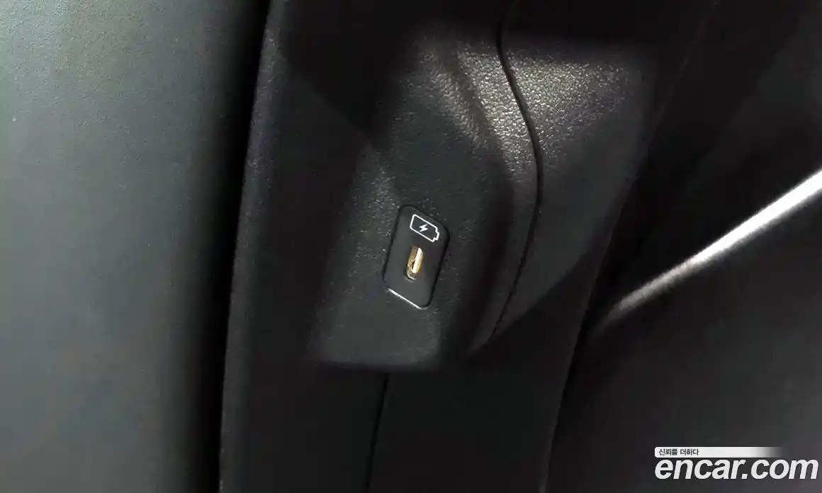 Kia Niro 2023 0.2 автомат (гидро), фото 27