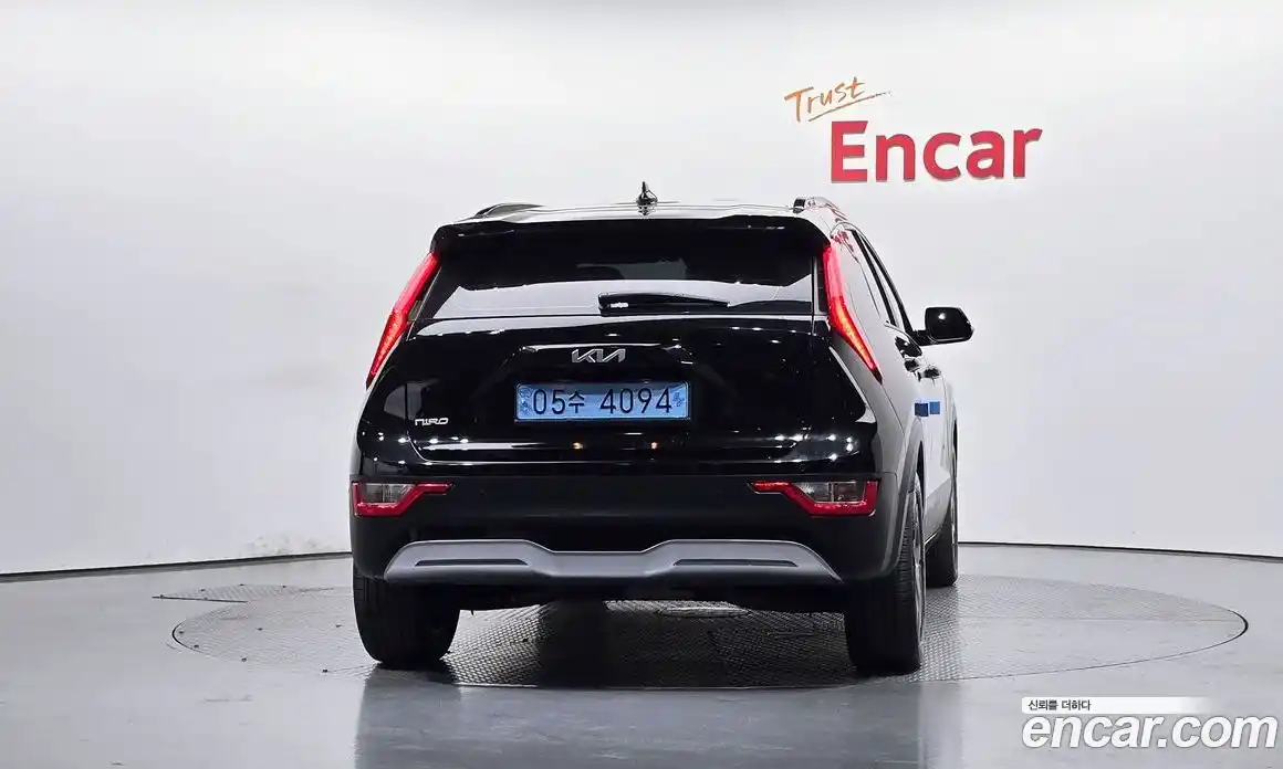 Kia Niro 2023 0.2 автомат (гидро), фото 3