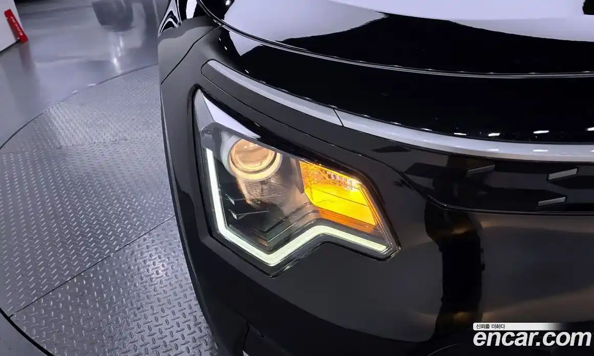 Kia Niro 2023 0.2 автомат (гидро), фото 7