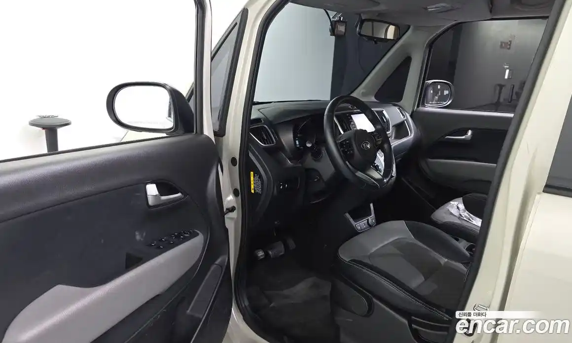 Kia Ray 2020 1.0 автомат (гидро), фото 13