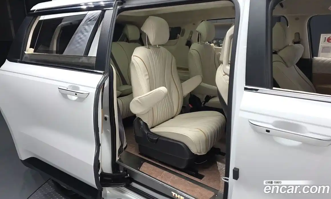 Kia Carnival 2023 3.5 автомат (гидро), фото 18
