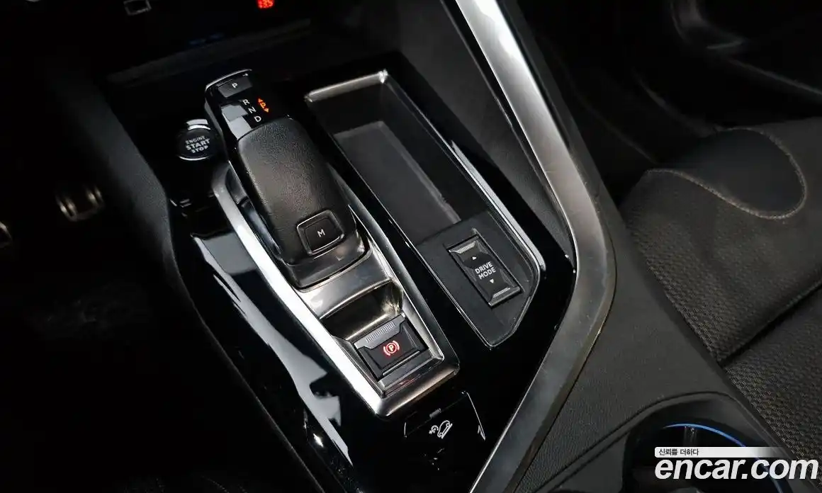 Peugeot 3008 2022 1.2 автомат (гидро), фото 12