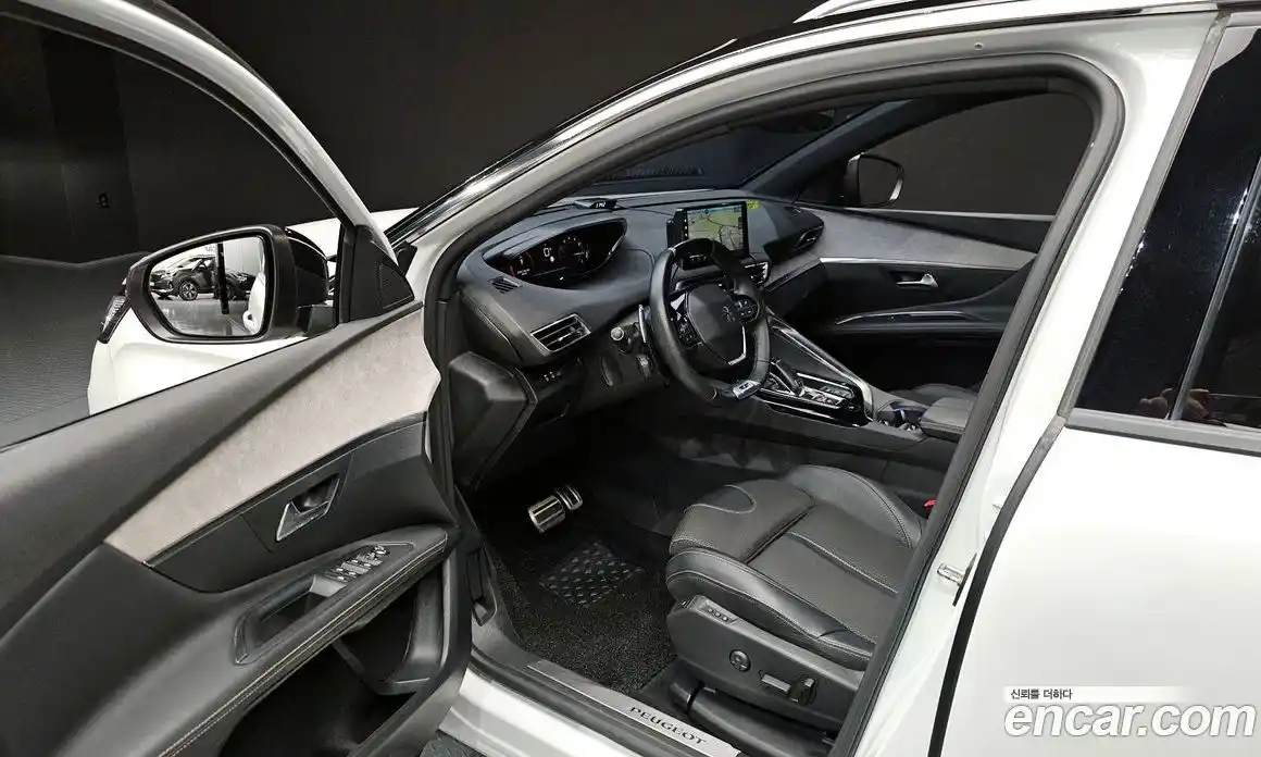 Peugeot 3008 2022 1.2 автомат (гидро), фото 13