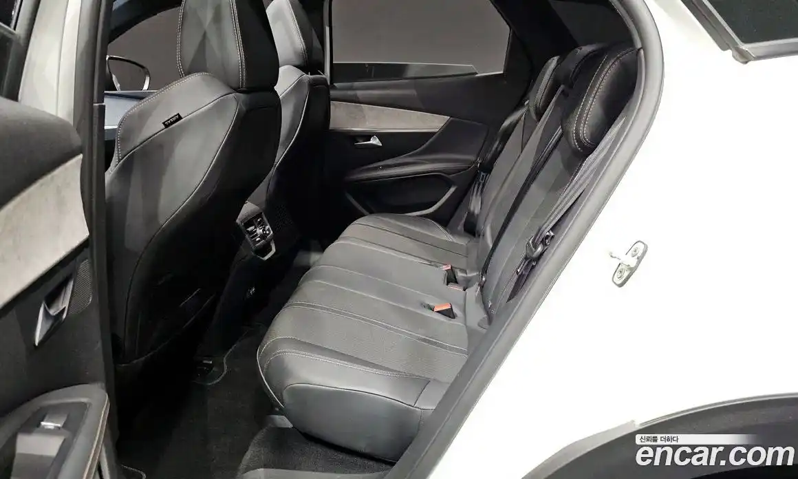 Peugeot 3008 2022 1.2 автомат (гидро), фото 16