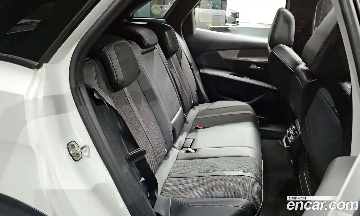 Peugeot 3008 2022 1.2 автомат (гидро), фото 17