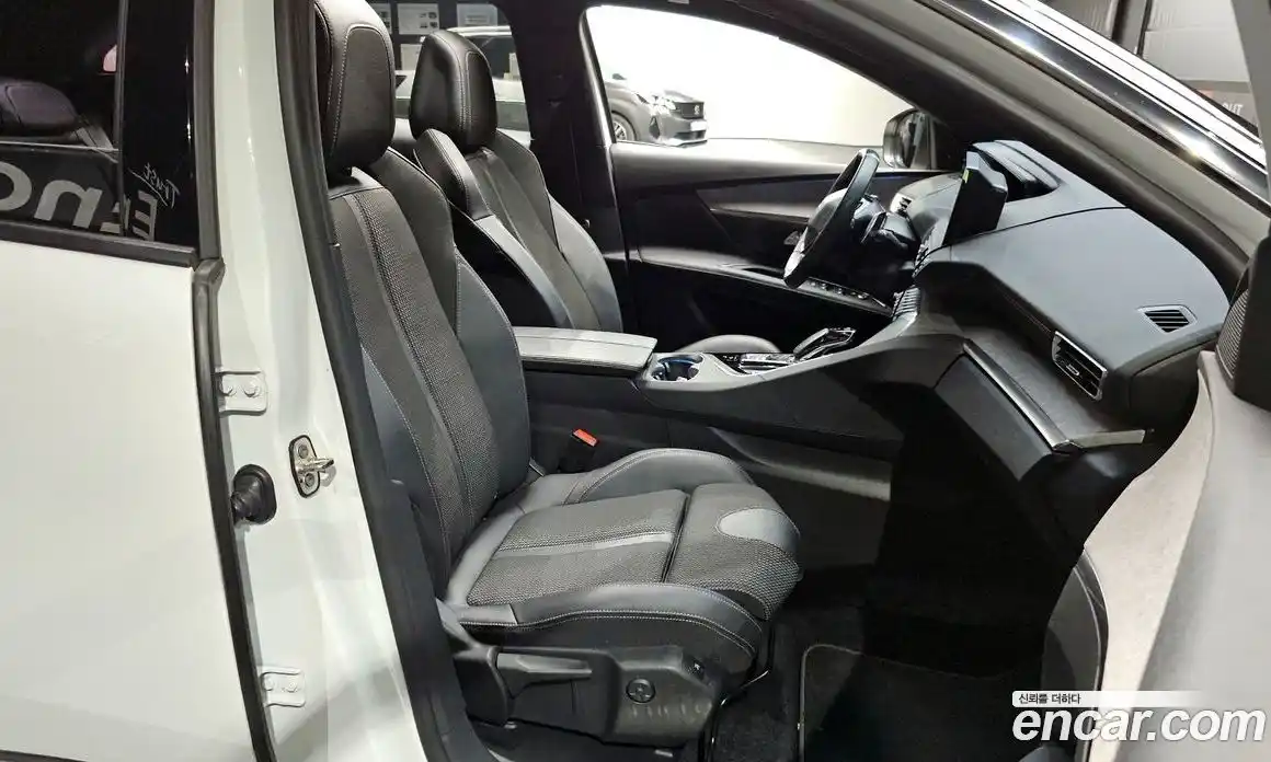 Peugeot 3008 2022 1.2 автомат (гидро), фото 18