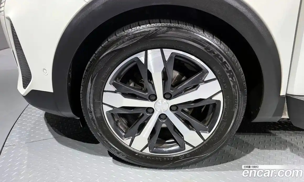 Peugeot 3008 2022 1.2 автомат (гидро), фото 5