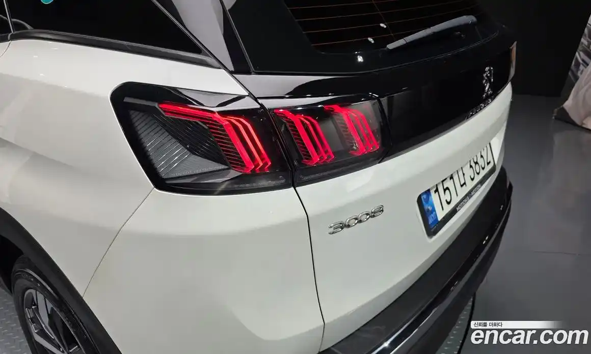 Peugeot 3008 2022 1.2 автомат (гидро), фото 9