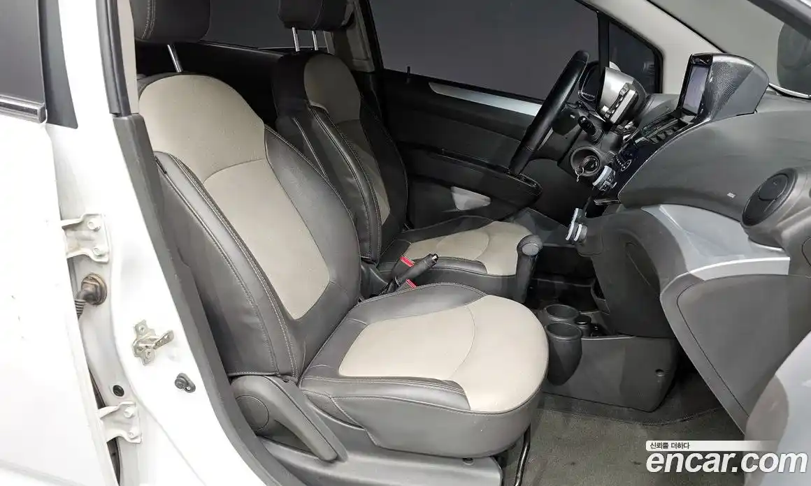 Chevrolet Spark 2011 1.0 автомат (гидро), фото 11