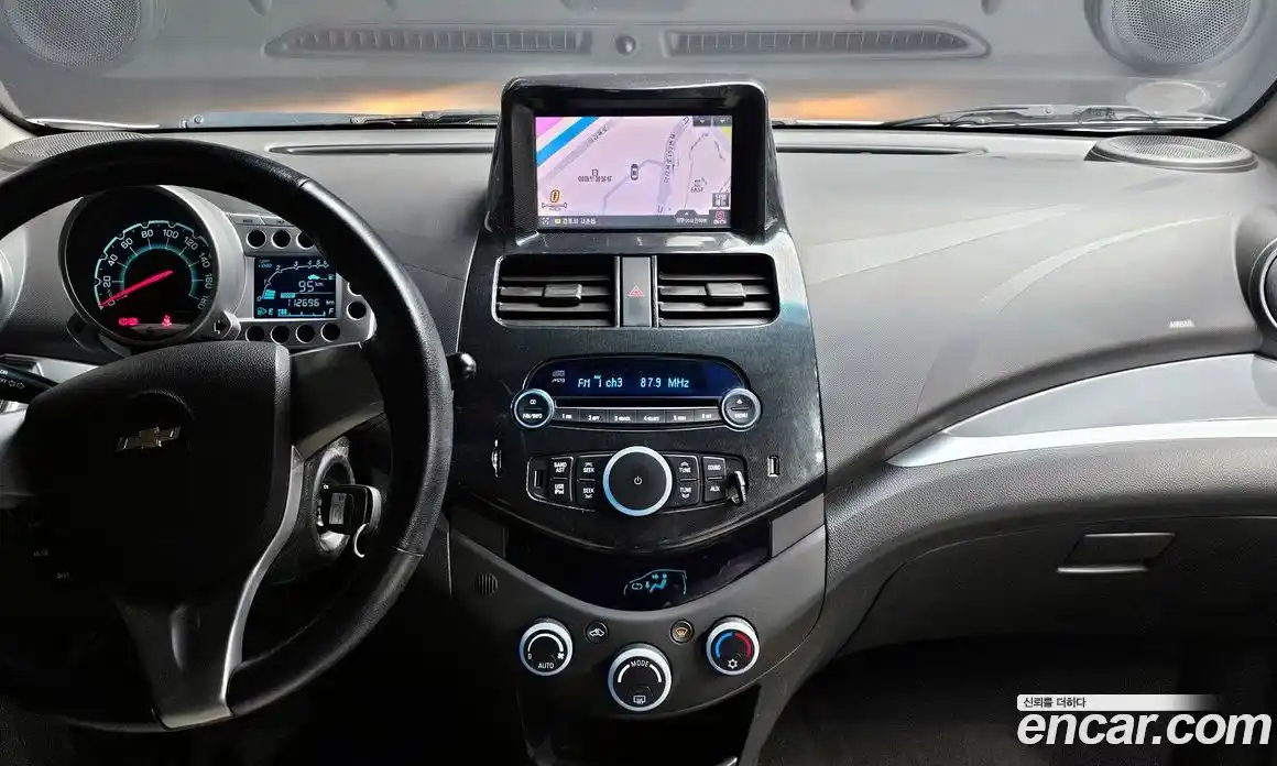 Chevrolet Spark 2011 1.0 автомат (гидро), фото 14