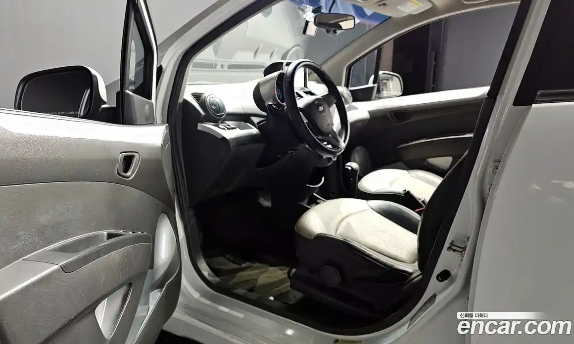Chevrolet Spark 2011 1.0 автомат (гидро), фото 10