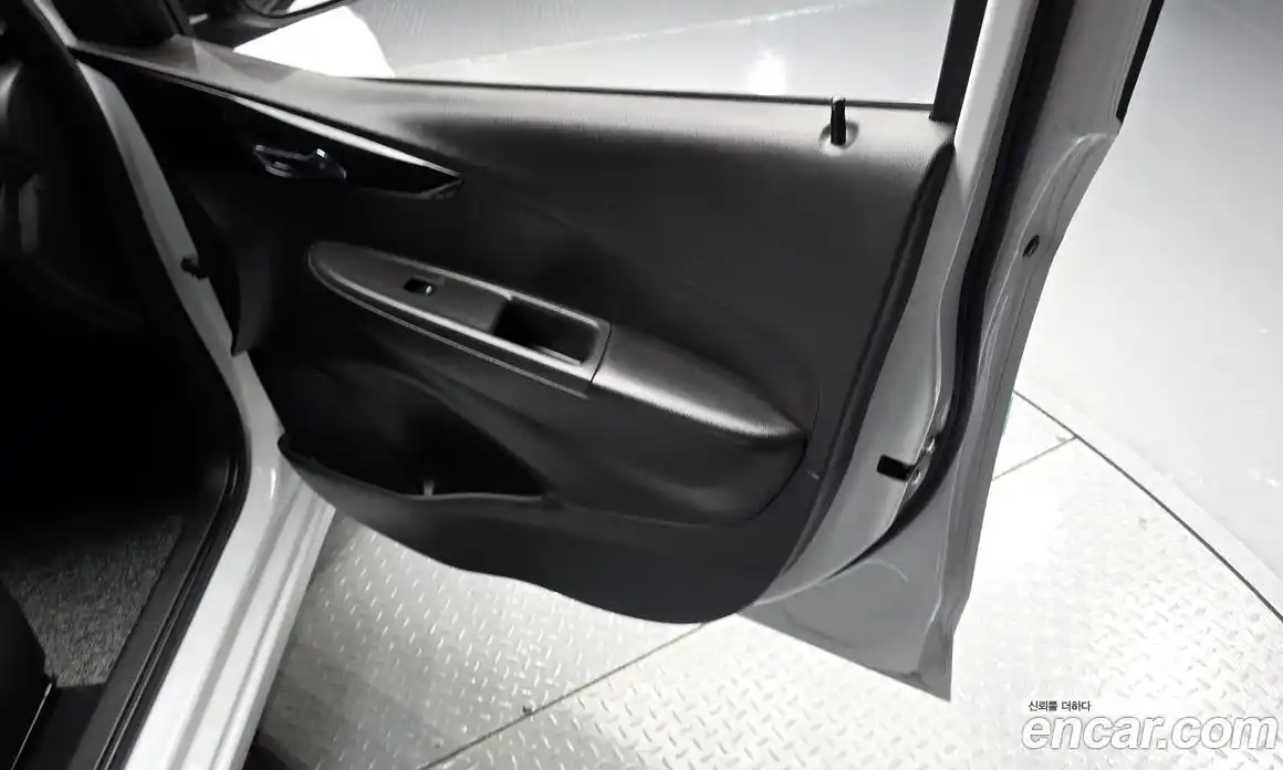 Chevrolet Spark 2019 1.0 автомат (гидро), фото 14
