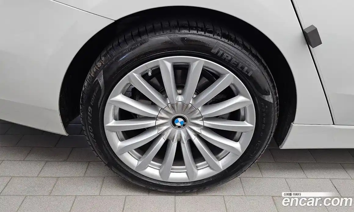 BMW 6 серия 2024 2.0 автомат (гидро), фото 5